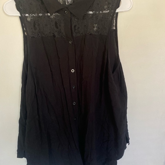 Torrid size 0 button down chiffon top with lace detail - Picture 2 of 5